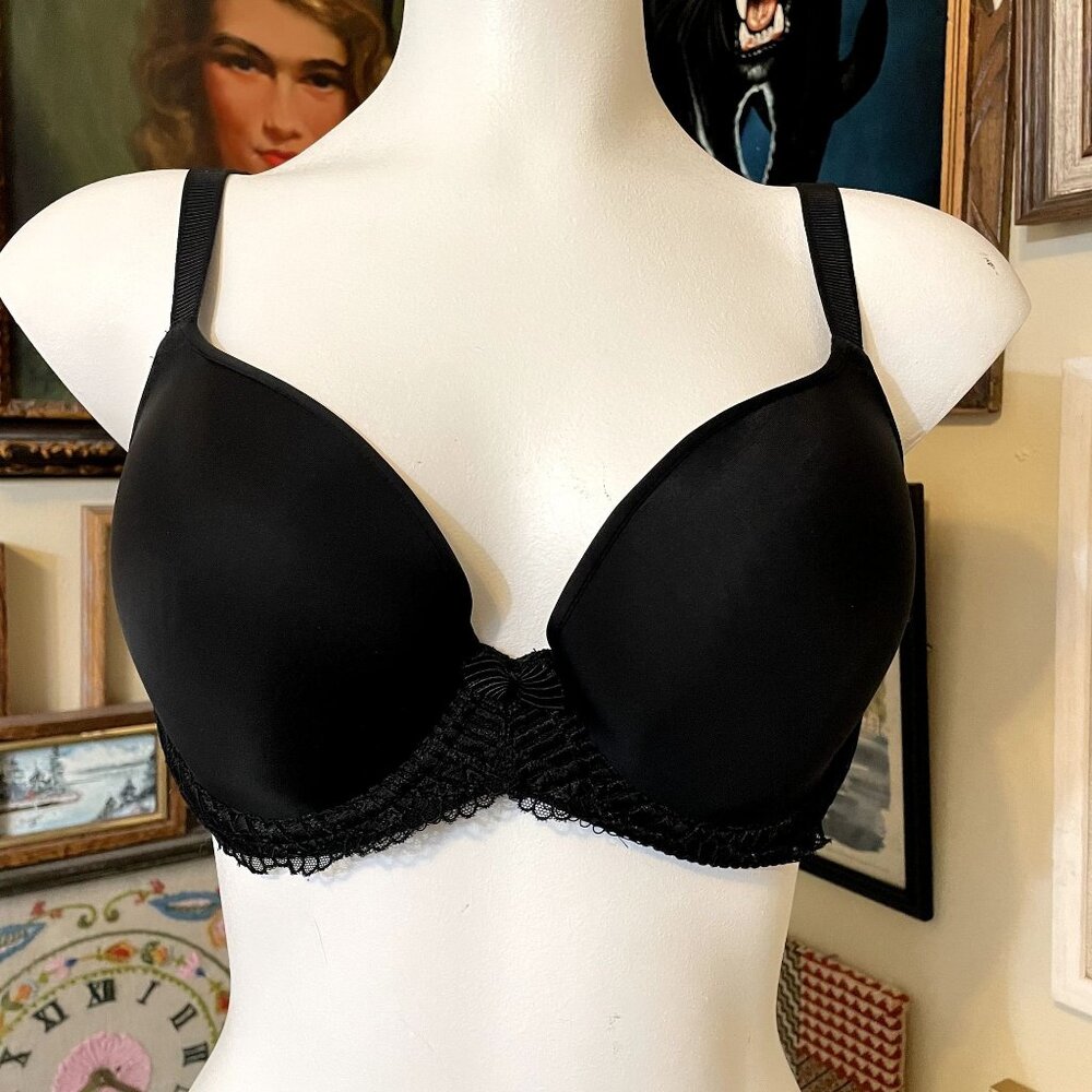Wacoal Black La Femme Plunge Underwire Molded Cup T-Shirt Bra 36C